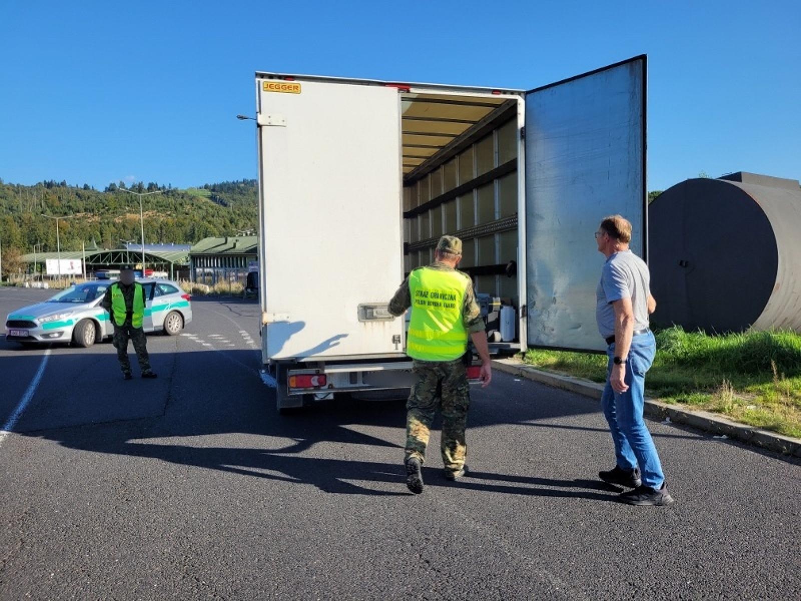 Zdjęcie w galerii na portalu naszraciborz.pl: Udaremniono kolejne próby przemytu nielegalnych migrantów wiadomości z regionu