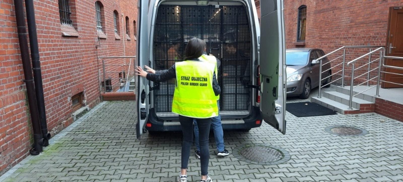 Zdjęcie w galerii na portalu naszraciborz.pl: Udaremniono kolejne próby przemytu nielegalnych migrantów wiadomości z regionu