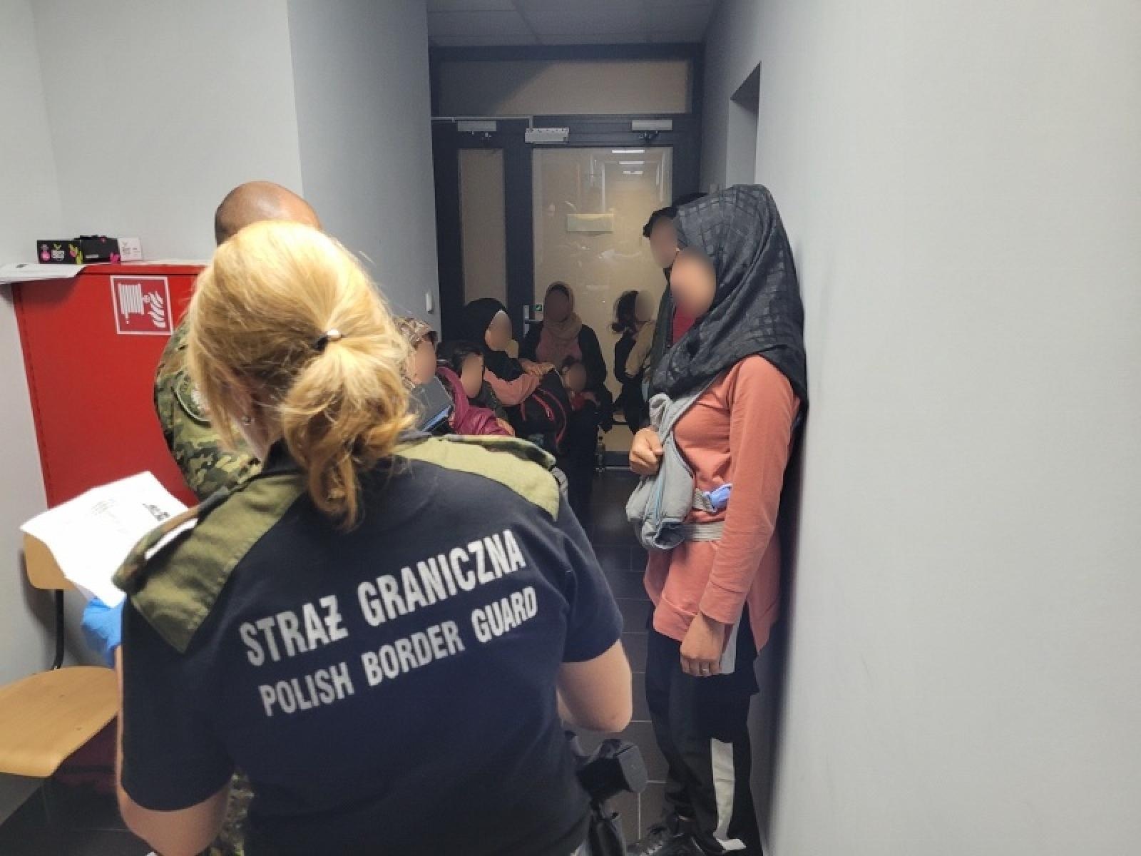 Zdjęcie w galerii na portalu naszraciborz.pl: Udaremniono kolejne próby przemytu nielegalnych migrantów wiadomości z regionu