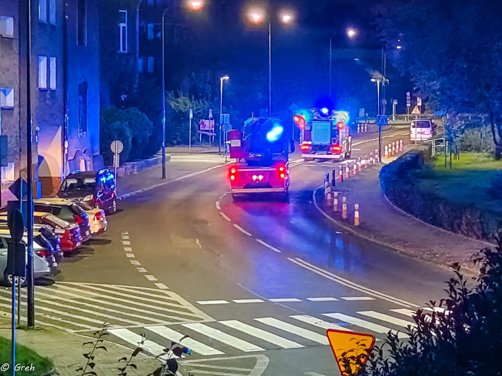 Zdjęcie w galerii na portalu naszraciborz.pl: Raport 998. Pożar mieszkania przy Ogrodowej. Jedna osoba w szpitalu wiadomości z regionu