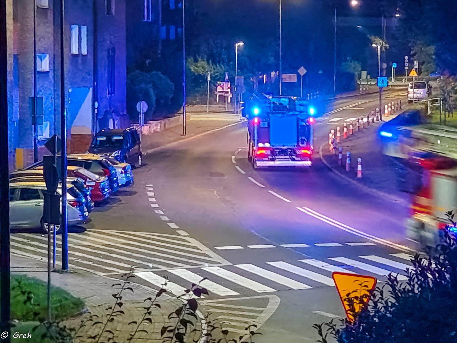 Zdjęcie w galerii na portalu naszraciborz.pl: Raport 998. Pożar mieszkania przy Ogrodowej. Jedna osoba w szpitalu wiadomości z regionu