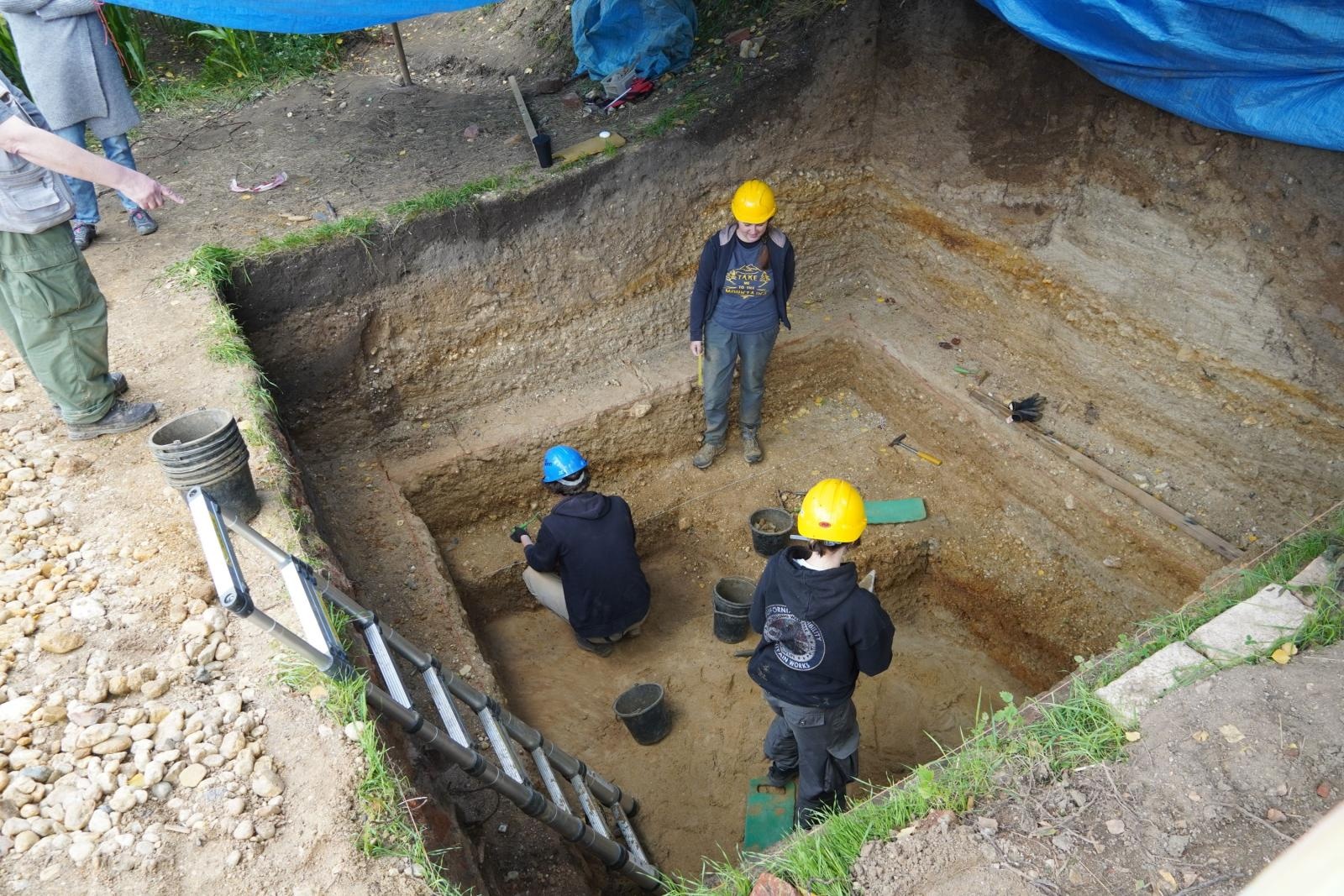 Zdjęcie w galerii na portalu naszraciborz.pl: Kamienne narzędzia neandertalskie sprzed 130 tys. lat odkryto w Raciborzu wiadomości z regionu