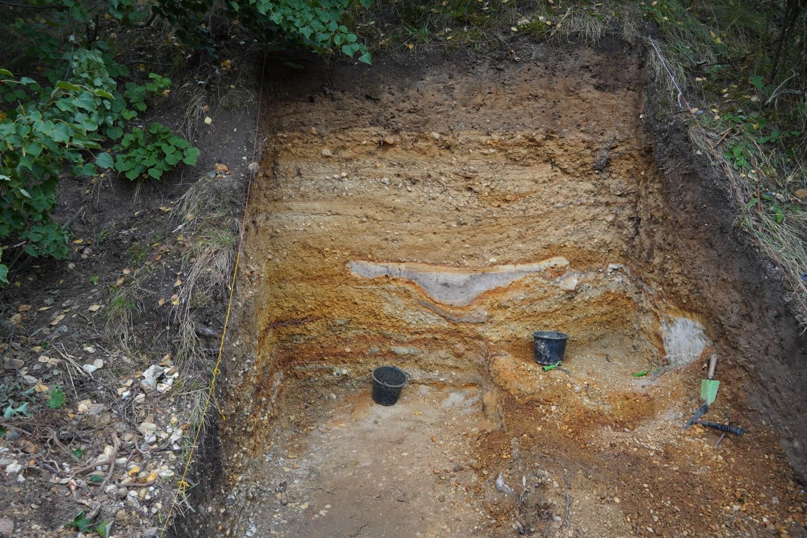 Zdjęcie w galerii na portalu naszraciborz.pl: Kamienne narzędzia neandertalskie sprzed 130 tys. lat odkryto w Raciborzu wiadomości z regionu