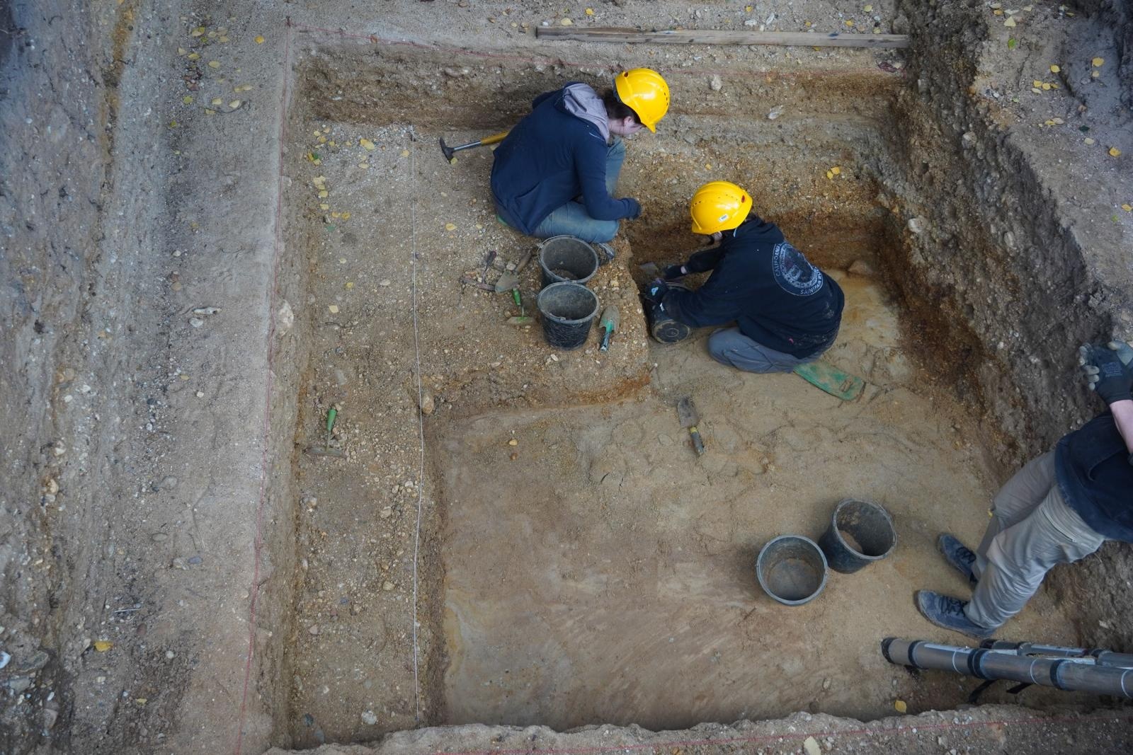 Zdjęcie w galerii na portalu naszraciborz.pl: Kamienne narzędzia neandertalskie sprzed 130 tys. lat odkryto w Raciborzu wiadomości z regionu