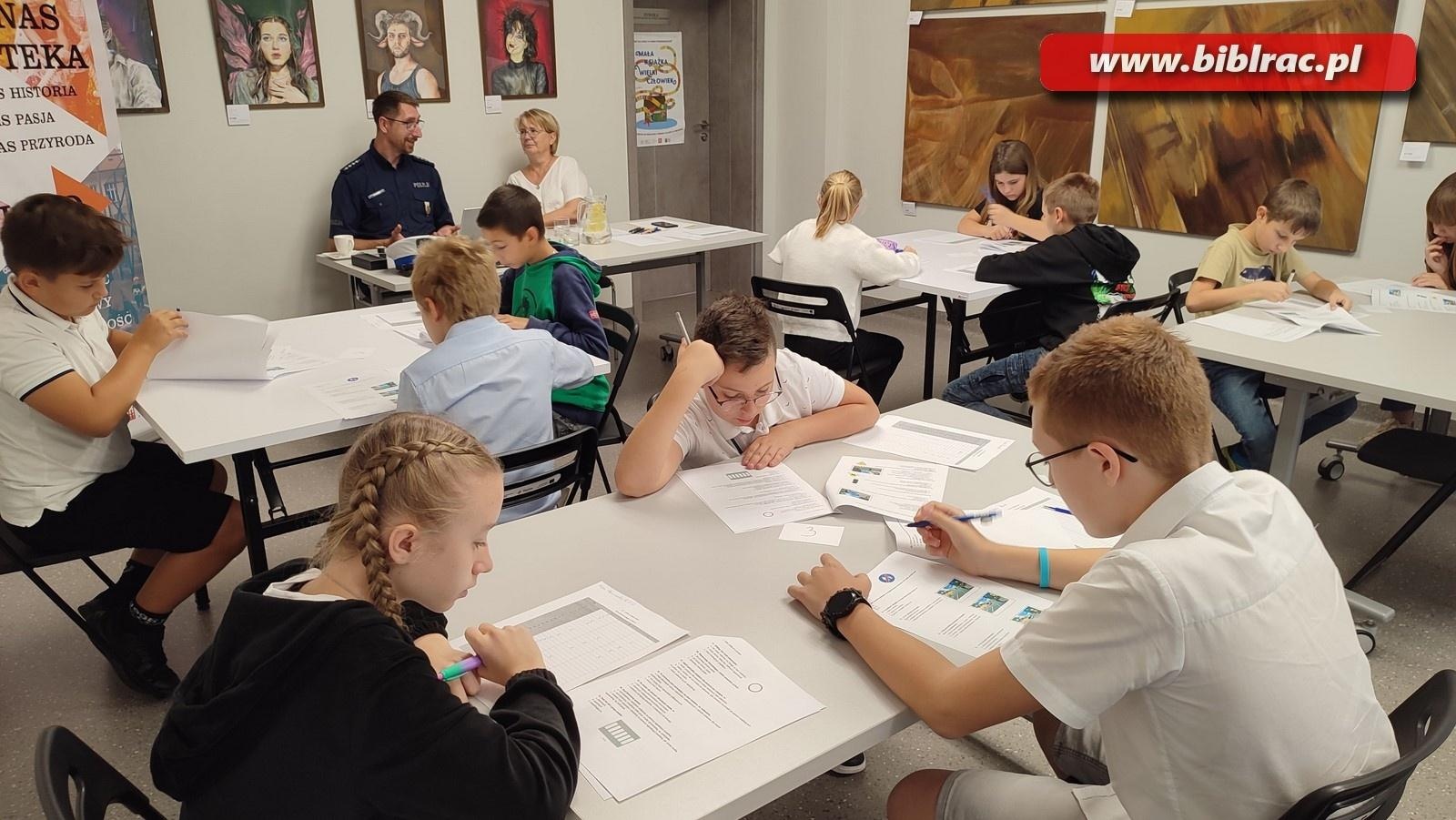 Zdjęcie w galerii na portalu naszraciborz.pl: Konkurs wiedzy o ruchu drogowym. Znamy laureatów wiadomości z regionu