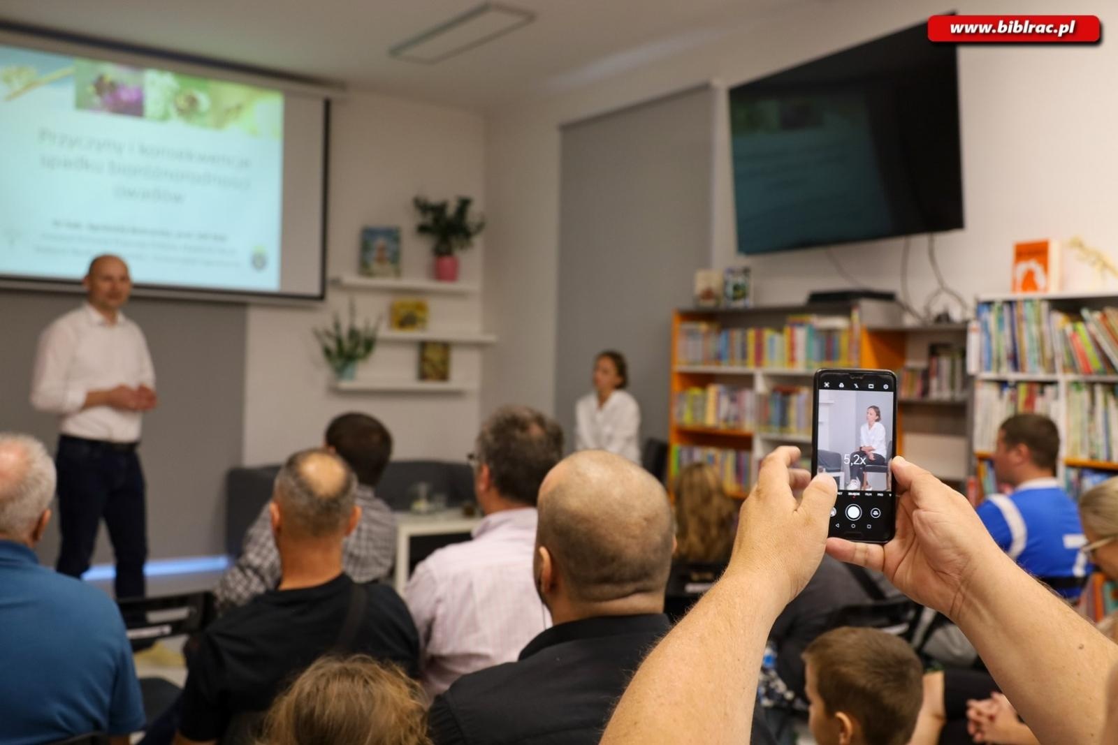 Zdjęcie w galerii na portalu naszraciborz.pl: Co w trawie NIE piszczy? Wykład dr Agnieszki Bednarskiej na zakończenie projektu wiadomości z regionu