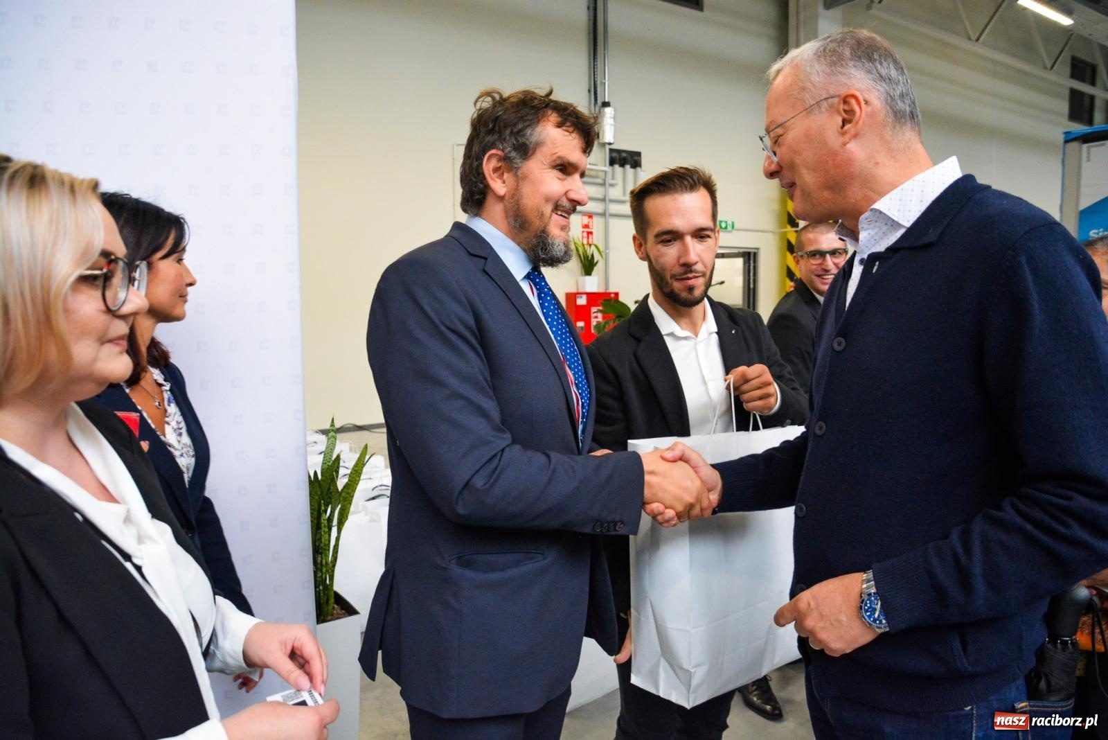 Zdjęcie w galerii na portalu naszraciborz.pl: Prezes Eko-Okien o sprzedaży w 2023 r., strefie biznesu w Raciborzu i pakiecie akcji Rafako wiadomości z regionu