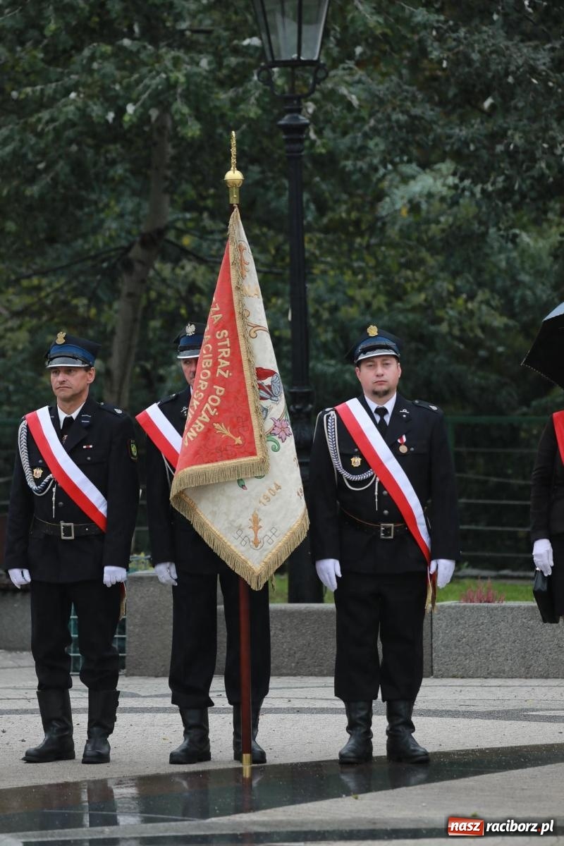 Zdjęcie w galerii na portalu naszraciborz.pl: Pierwsze takie wydarzenie w historii. Przysięga wojskowa w Kuźni Raciborskiej [FOTO i WIDEO] wiadomości z regionu