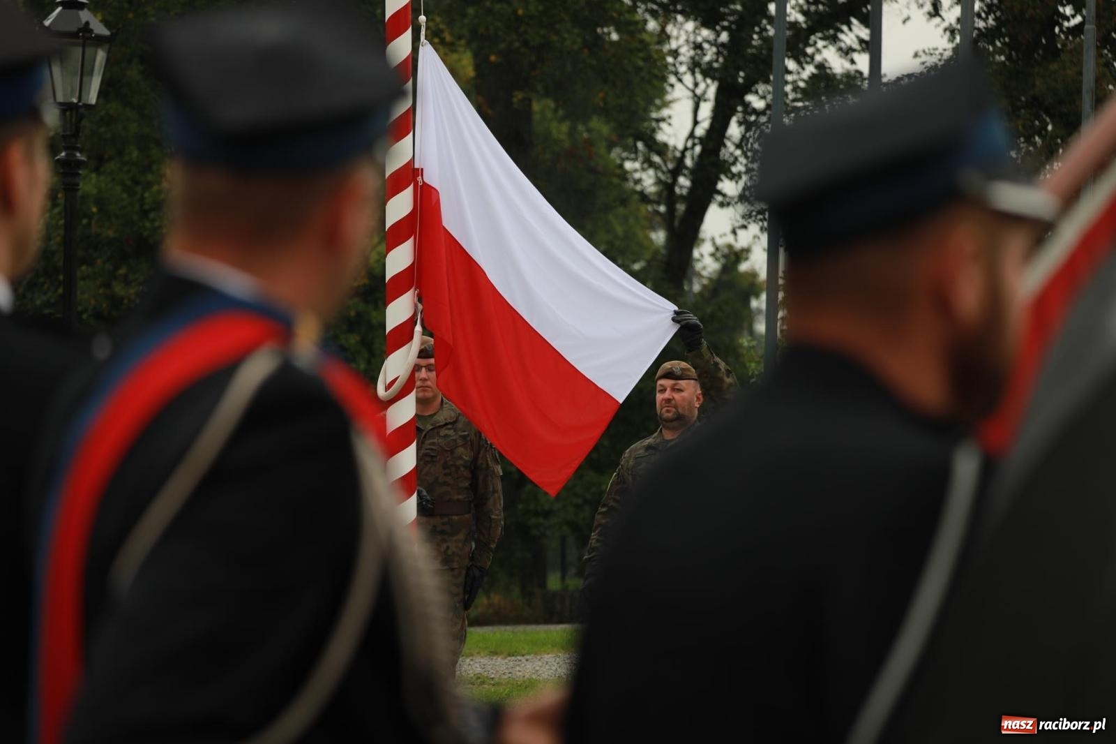 Zdjęcie w galerii na portalu naszraciborz.pl: Pierwsze takie wydarzenie w historii. Przysięga wojskowa w Kuźni Raciborskiej [FOTO i WIDEO] wiadomości z regionu