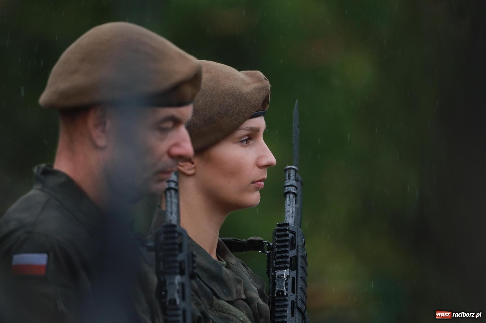 Zdjęcie w galerii na portalu naszraciborz.pl: Pierwsze takie wydarzenie w historii. Przysięga wojskowa w Kuźni Raciborskiej [FOTO i WIDEO] wiadomości z regionu