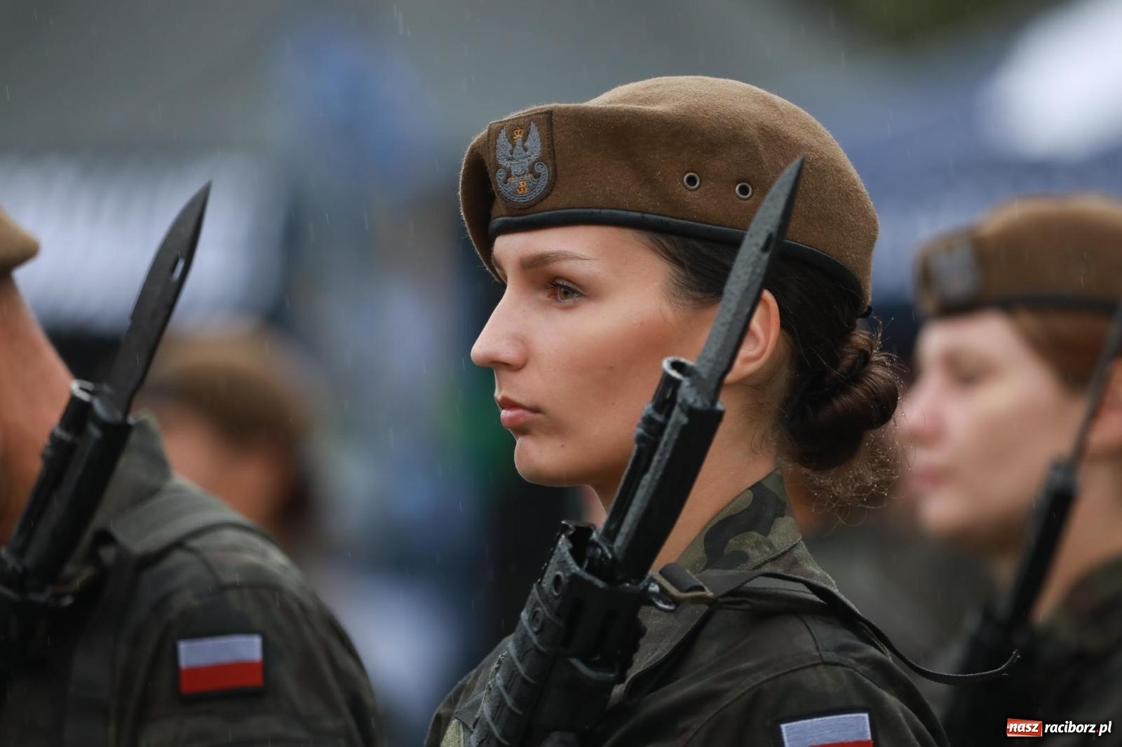 Zdjęcie w galerii na portalu naszraciborz.pl: Pierwsze takie wydarzenie w historii. Przysięga wojskowa w Kuźni Raciborskiej [FOTO i WIDEO] wiadomości z regionu