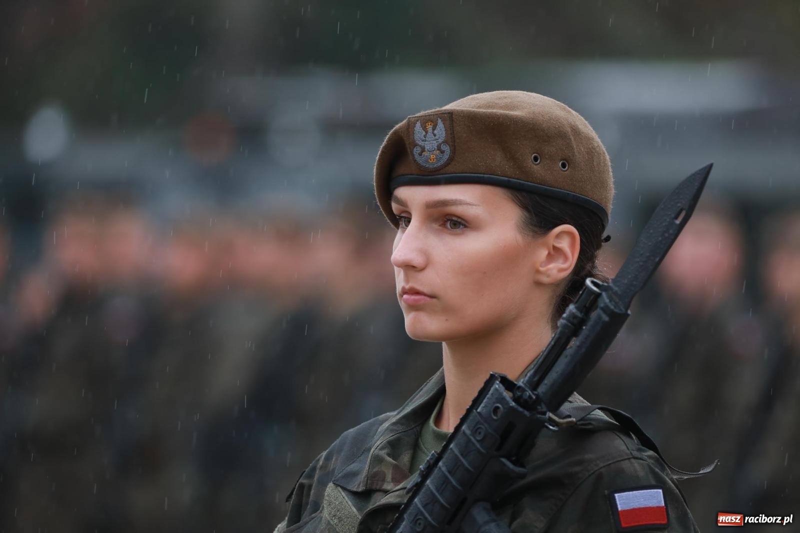 Zdjęcie w galerii na portalu naszraciborz.pl: Pierwsze takie wydarzenie w historii. Przysięga wojskowa w Kuźni Raciborskiej [FOTO i WIDEO] wiadomości z regionu