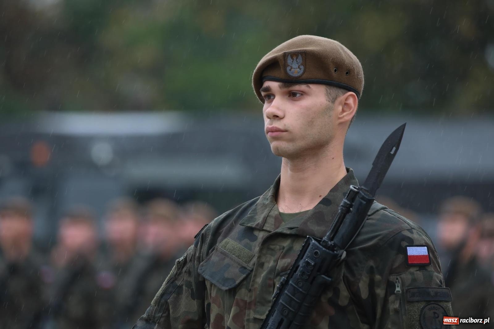 Zdjęcie w galerii na portalu naszraciborz.pl: Pierwsze takie wydarzenie w historii. Przysięga wojskowa w Kuźni Raciborskiej [FOTO i WIDEO] wiadomości z regionu