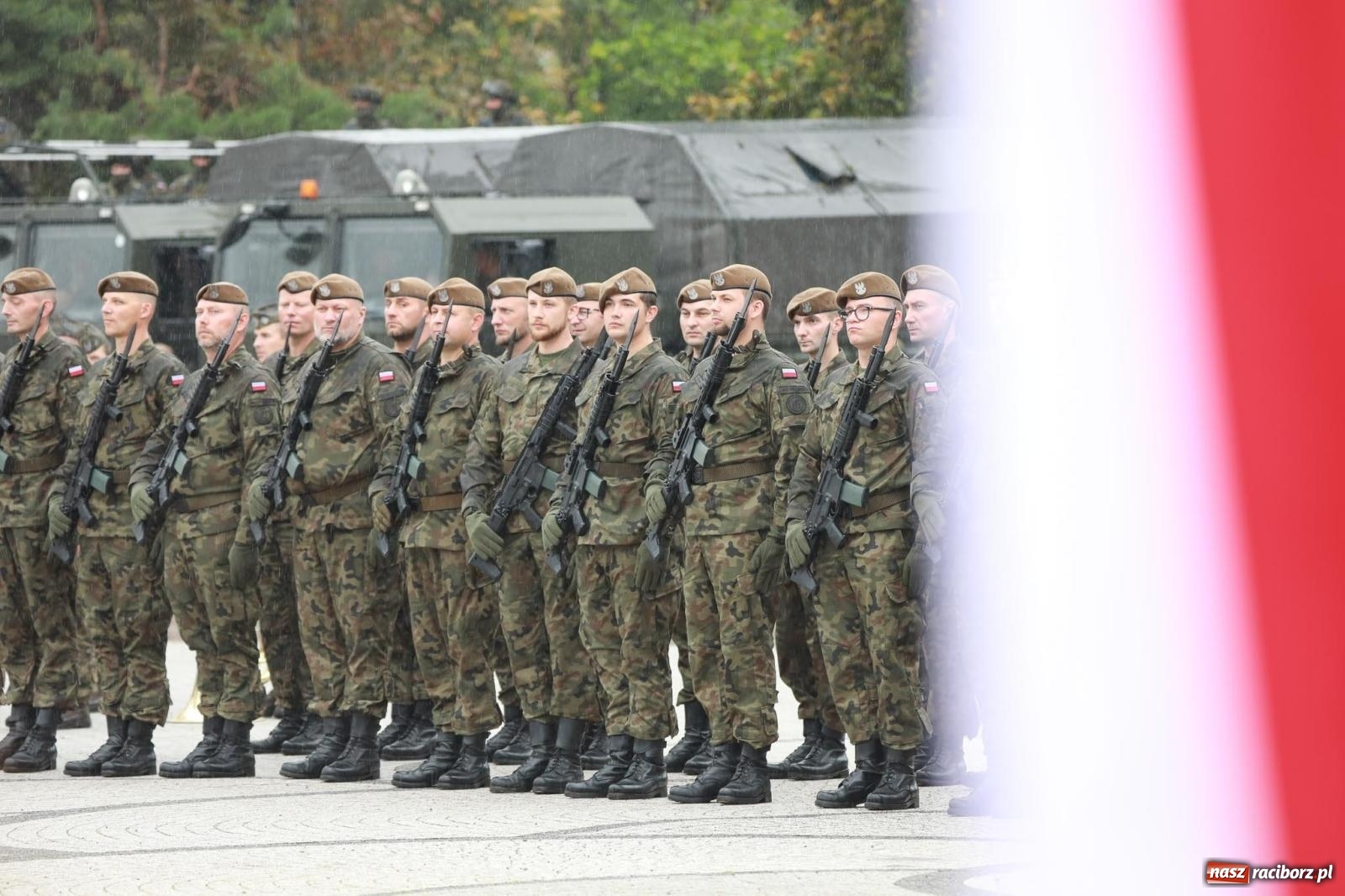 Zdjęcie w galerii na portalu naszraciborz.pl: Pierwsze takie wydarzenie w historii. Przysięga wojskowa w Kuźni Raciborskiej [FOTO i WIDEO] wiadomości z regionu