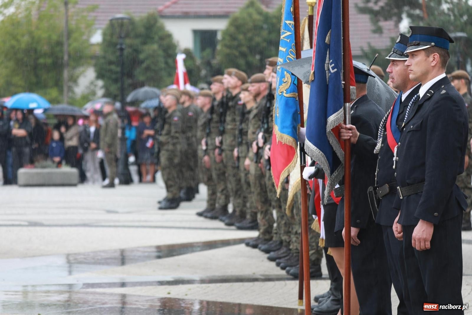 Zdjęcie w galerii na portalu naszraciborz.pl: Pierwsze takie wydarzenie w historii. Przysięga wojskowa w Kuźni Raciborskiej [FOTO i WIDEO] wiadomości z regionu