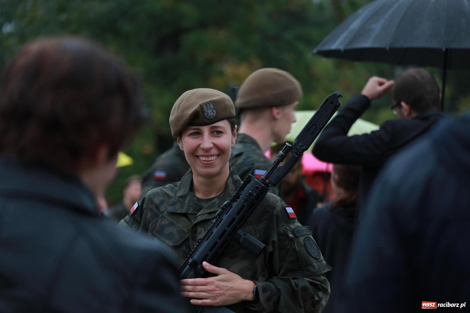 Zdjęcie w galerii na portalu naszraciborz.pl: Pierwsze takie wydarzenie w historii. Przysięga wojskowa w Kuźni Raciborskiej [FOTO i WIDEO] wiadomości z regionu