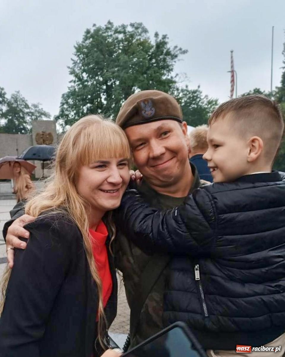 Zdjęcie w galerii na portalu naszraciborz.pl: Pierwsze takie wydarzenie w historii. Przysięga wojskowa w Kuźni Raciborskiej [FOTO i WIDEO] wiadomości z regionu