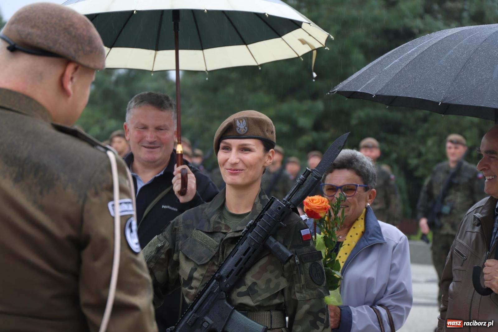 Zdjęcie w galerii na portalu naszraciborz.pl: Pierwsze takie wydarzenie w historii. Przysięga wojskowa w Kuźni Raciborskiej [FOTO i WIDEO] wiadomości z regionu