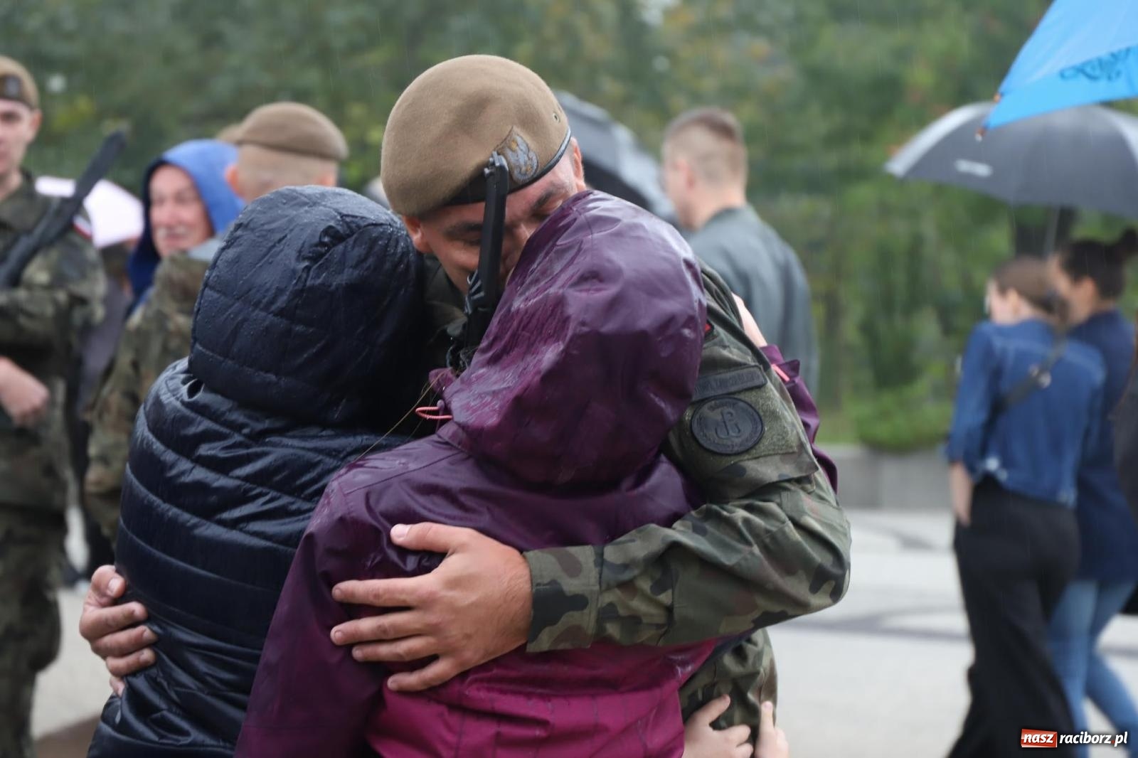 Zdjęcie w galerii na portalu naszraciborz.pl: Pierwsze takie wydarzenie w historii. Przysięga wojskowa w Kuźni Raciborskiej [FOTO i WIDEO] wiadomości z regionu