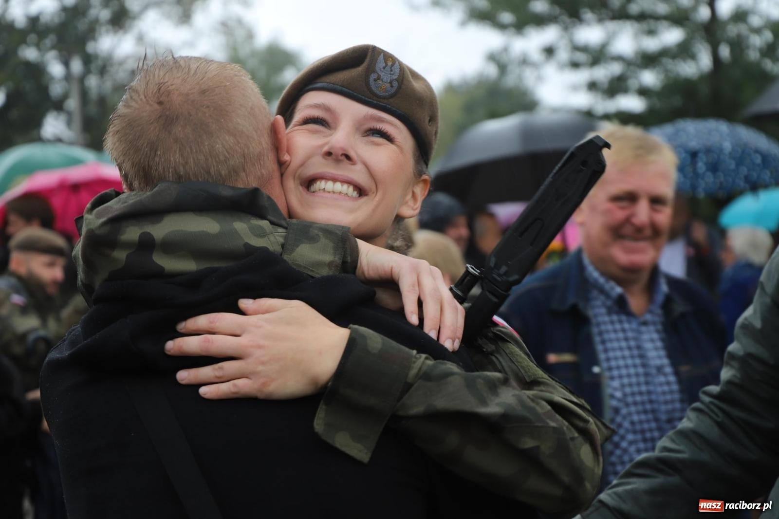 Zdjęcie w galerii na portalu naszraciborz.pl: Pierwsze takie wydarzenie w historii. Przysięga wojskowa w Kuźni Raciborskiej [FOTO i WIDEO] wiadomości z regionu