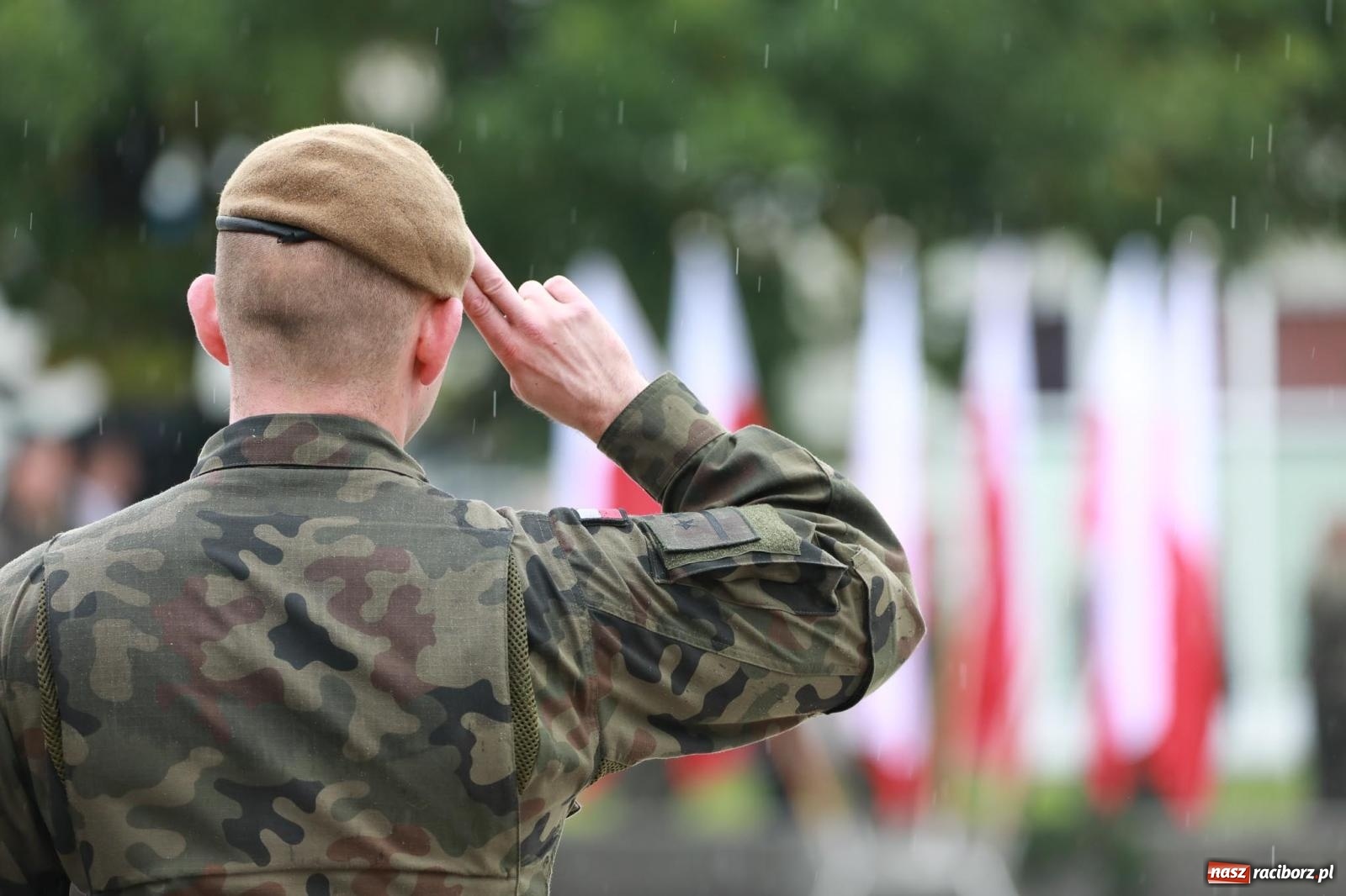 Zdjęcie w galerii na portalu naszraciborz.pl: Pierwsze takie wydarzenie w historii. Przysięga wojskowa w Kuźni Raciborskiej [FOTO i WIDEO] wiadomości z regionu