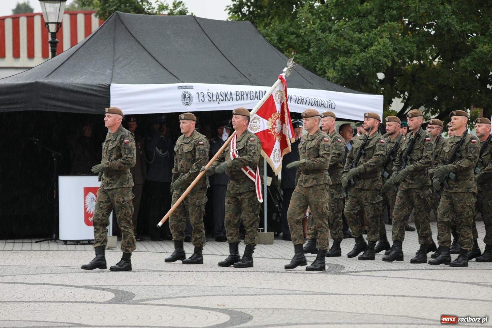 Zdjęcie w galerii na portalu naszraciborz.pl: Pierwsze takie wydarzenie w historii. Przysięga wojskowa w Kuźni Raciborskiej [FOTO i WIDEO] wiadomości z regionu
