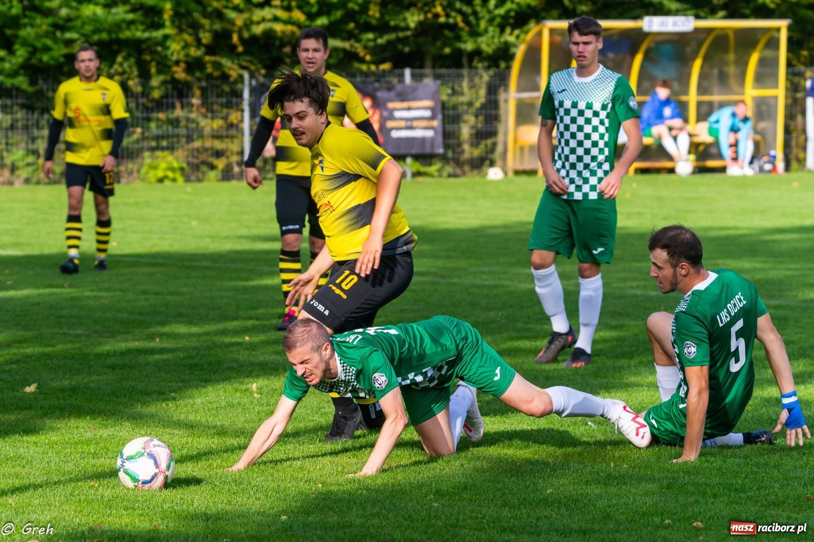 Zdjęcie w galerii na portalu naszraciborz.pl: Wyrównane spotkanie przy Tuwima. Ocice górą [FOTO] wiadomości z regionu