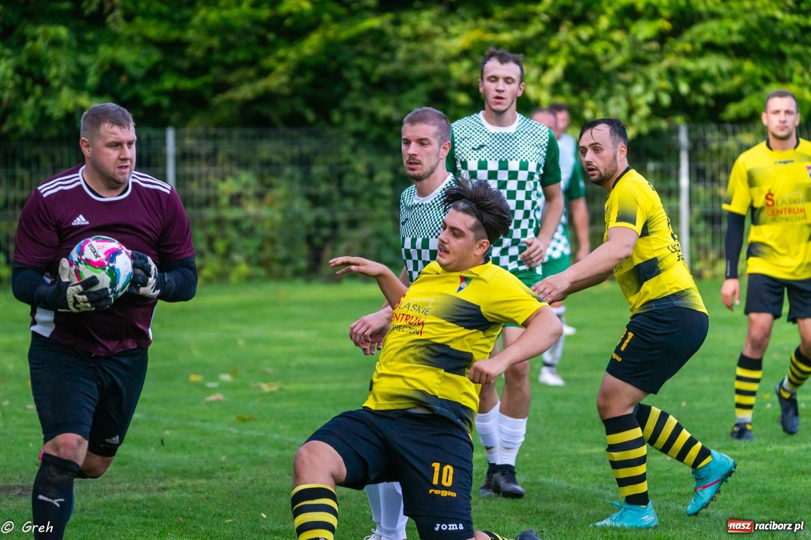 Zdjęcie w galerii na portalu naszraciborz.pl: Wyrównane spotkanie przy Tuwima. Ocice górą [FOTO] wiadomości z regionu