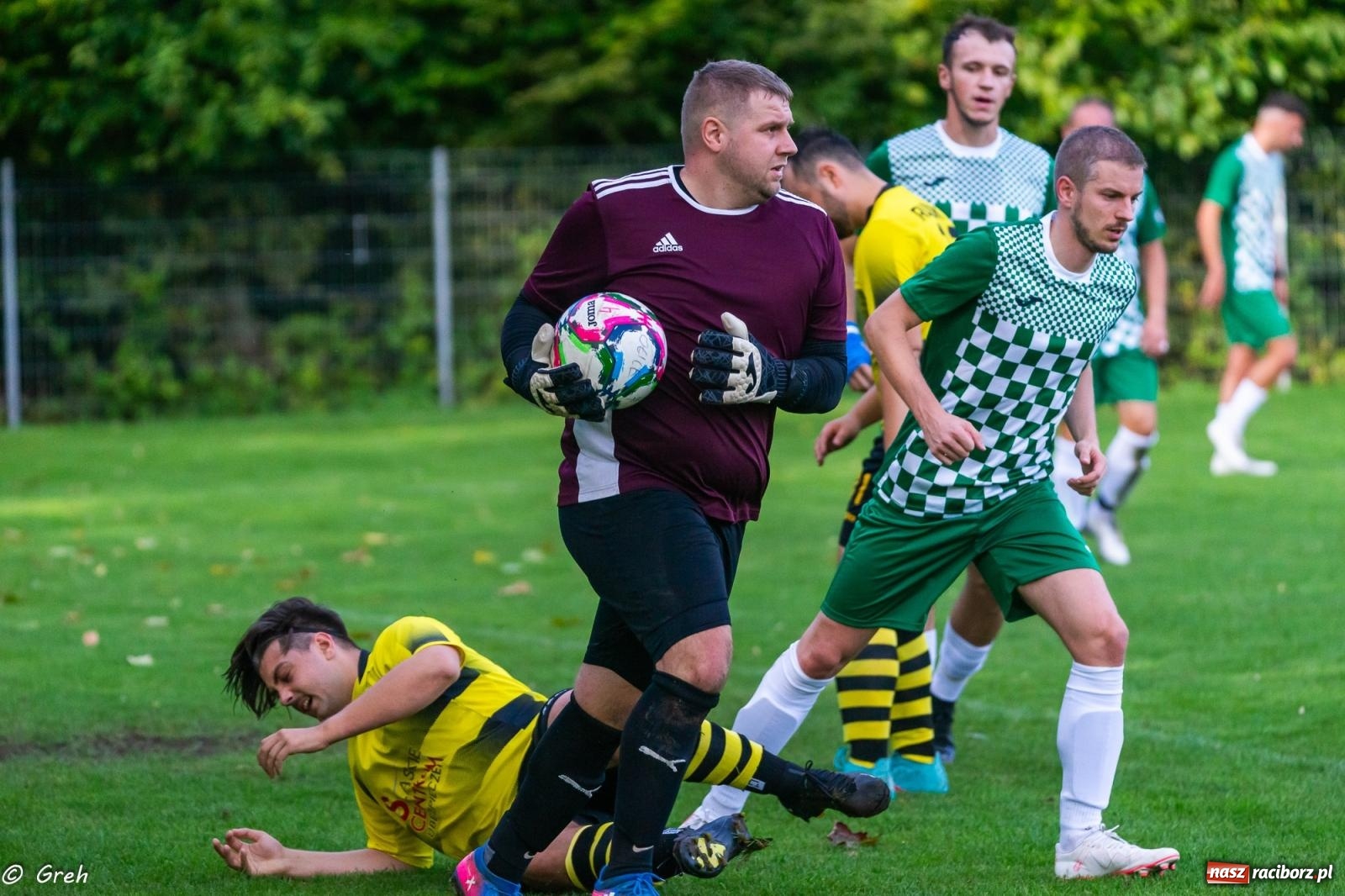 Zdjęcie w galerii na portalu naszraciborz.pl: Wyrównane spotkanie przy Tuwima. Ocice górą [FOTO] wiadomości z regionu