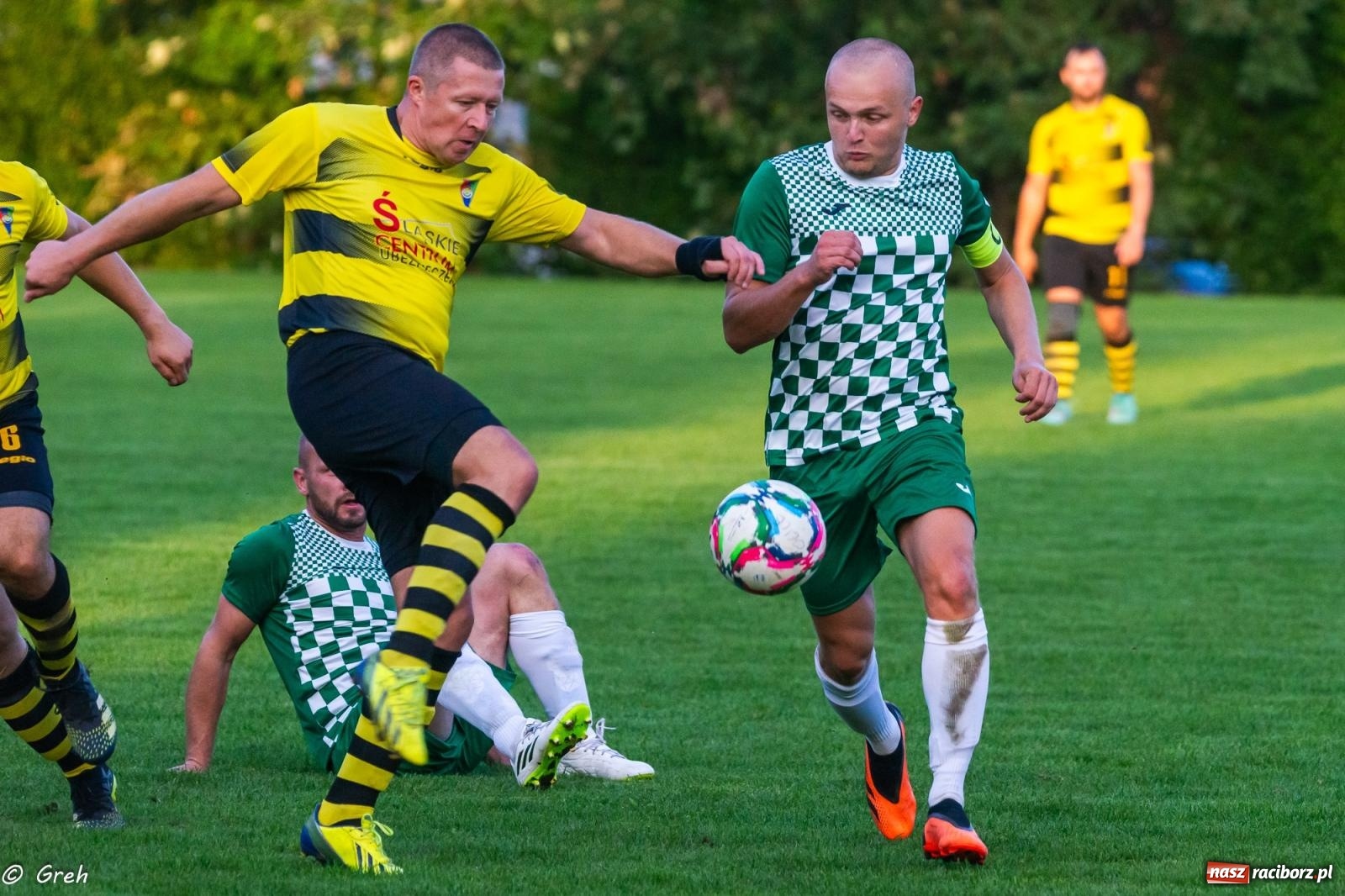 Zdjęcie w galerii na portalu naszraciborz.pl: Wyrównane spotkanie przy Tuwima. Ocice górą [FOTO] wiadomości z regionu