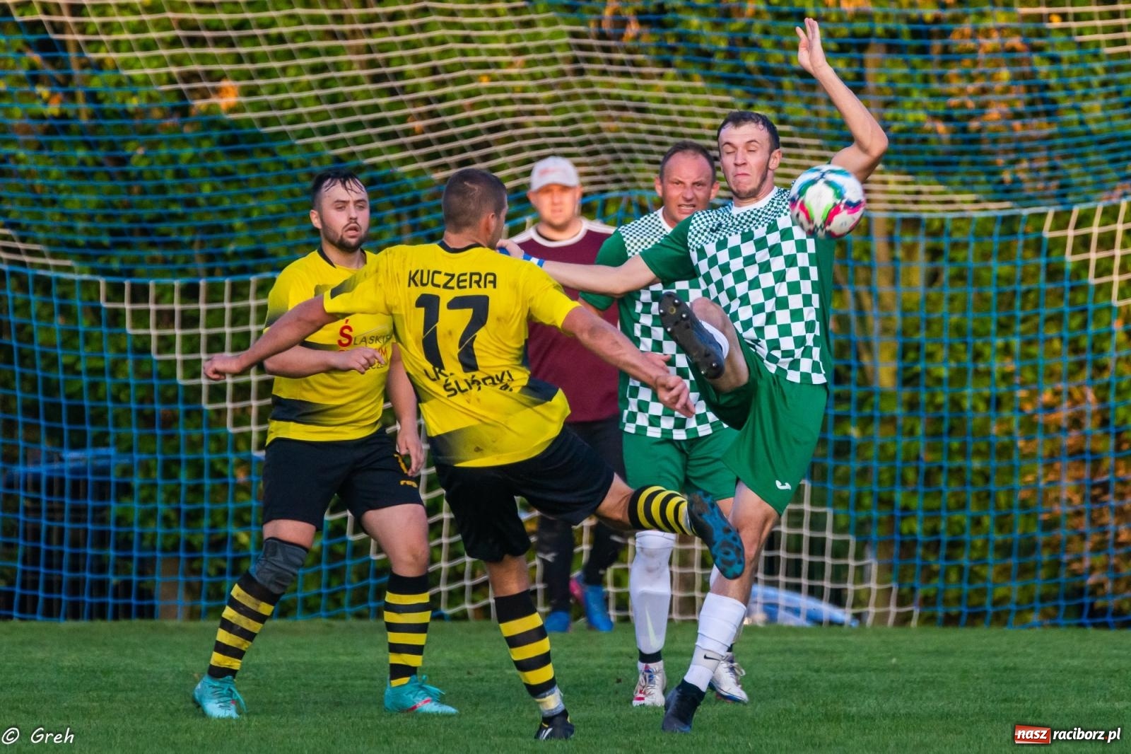 Zdjęcie w galerii na portalu naszraciborz.pl: Wyrównane spotkanie przy Tuwima. Ocice górą [FOTO] wiadomości z regionu
