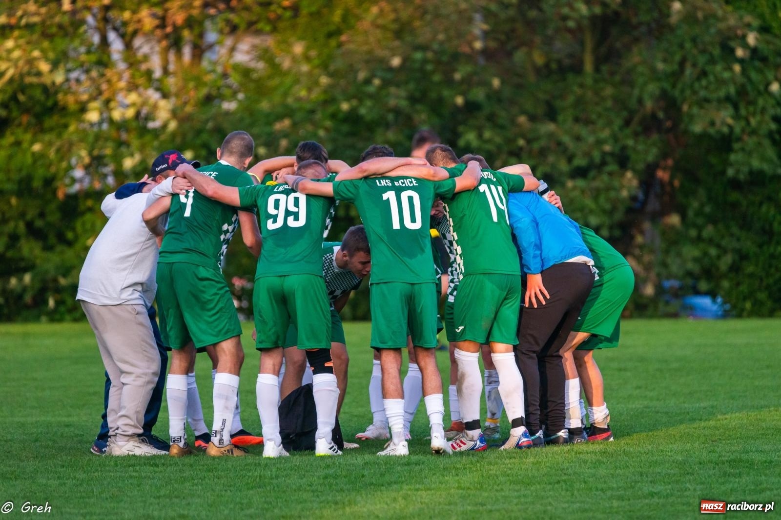 Zdjęcie w galerii na portalu naszraciborz.pl: Wyrównane spotkanie przy Tuwima. Ocice górą [FOTO] wiadomości z regionu