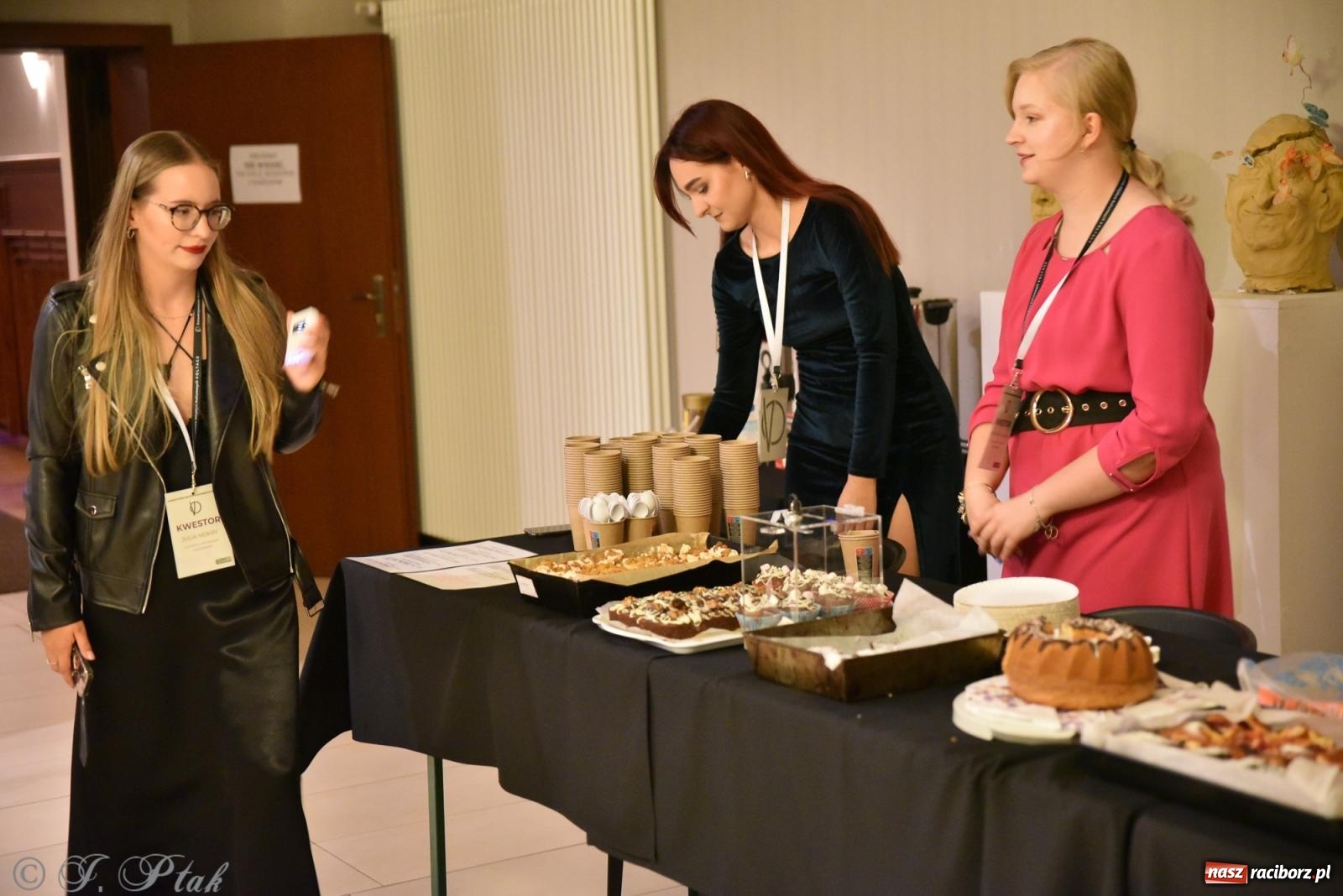 Zdjęcie w galerii na portalu naszraciborz.pl: Ivo Ciszek & VOLTAGE. Koncert Dobroczynny w RCK wiadomości z regionu