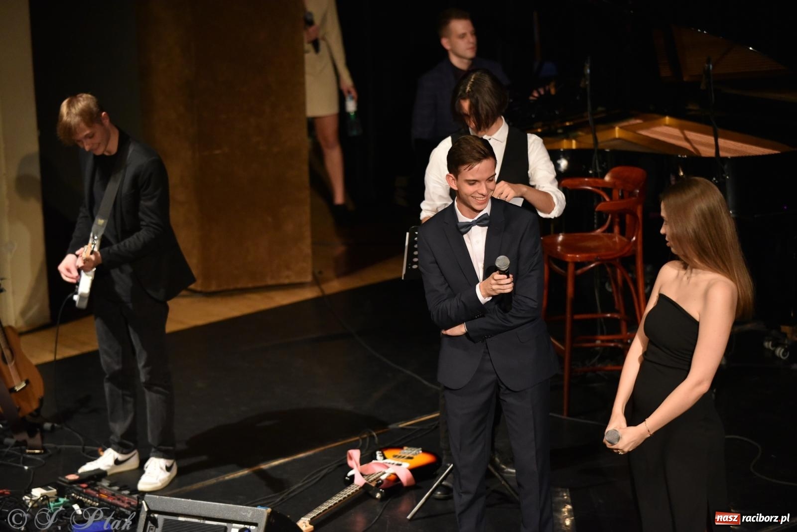 Zdjęcie w galerii na portalu naszraciborz.pl: Ivo Ciszek & VOLTAGE. Koncert Dobroczynny w RCK wiadomości z regionu