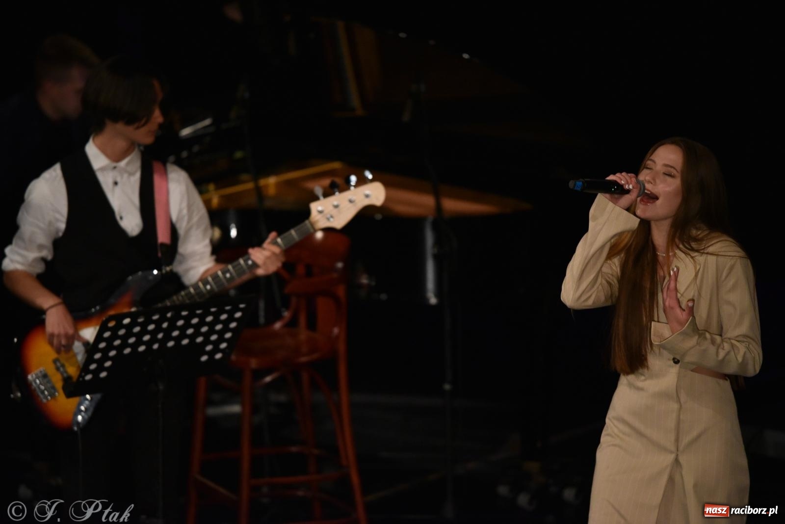 Zdjęcie w galerii na portalu naszraciborz.pl: Ivo Ciszek & VOLTAGE. Koncert Dobroczynny w RCK wiadomości z regionu