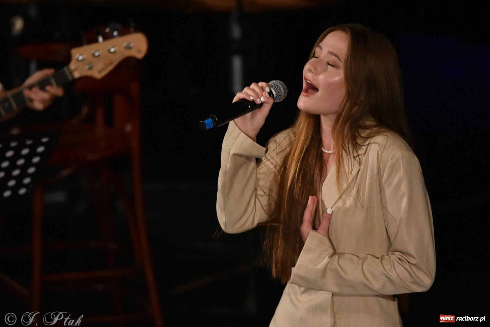 Zdjęcie w galerii na portalu naszraciborz.pl: Ivo Ciszek & VOLTAGE. Koncert Dobroczynny w RCK wiadomości z regionu