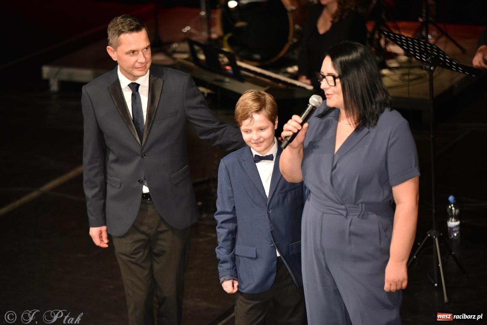 Zdjęcie w galerii na portalu naszraciborz.pl: Ivo Ciszek & VOLTAGE. Koncert Dobroczynny w RCK wiadomości z regionu