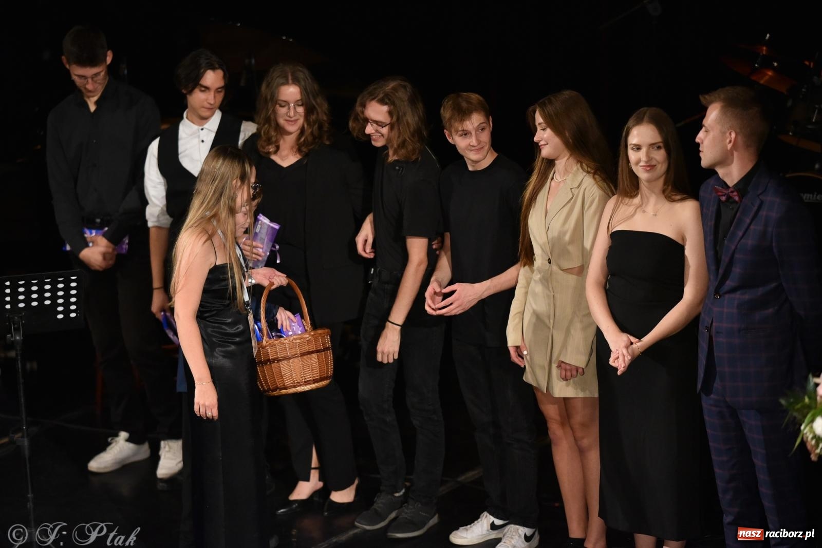 Zdjęcie w galerii na portalu naszraciborz.pl: Ivo Ciszek & VOLTAGE. Koncert Dobroczynny w RCK wiadomości z regionu