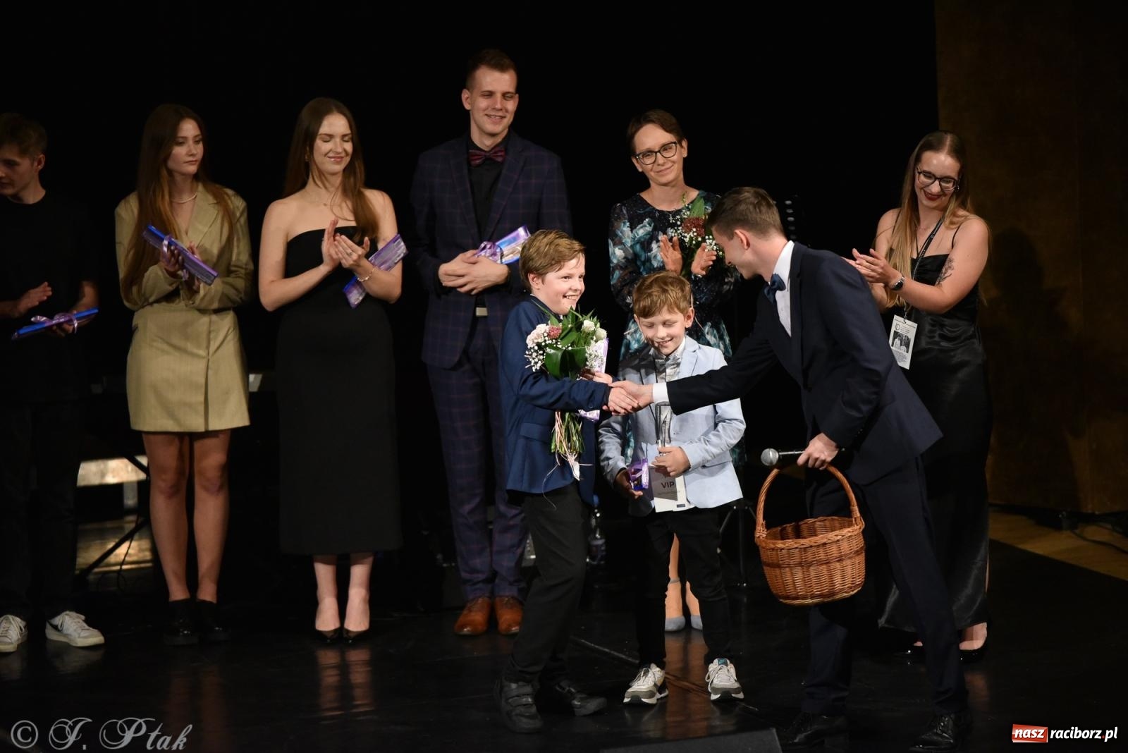 Zdjęcie w galerii na portalu naszraciborz.pl: Ivo Ciszek & VOLTAGE. Koncert Dobroczynny w RCK wiadomości z regionu