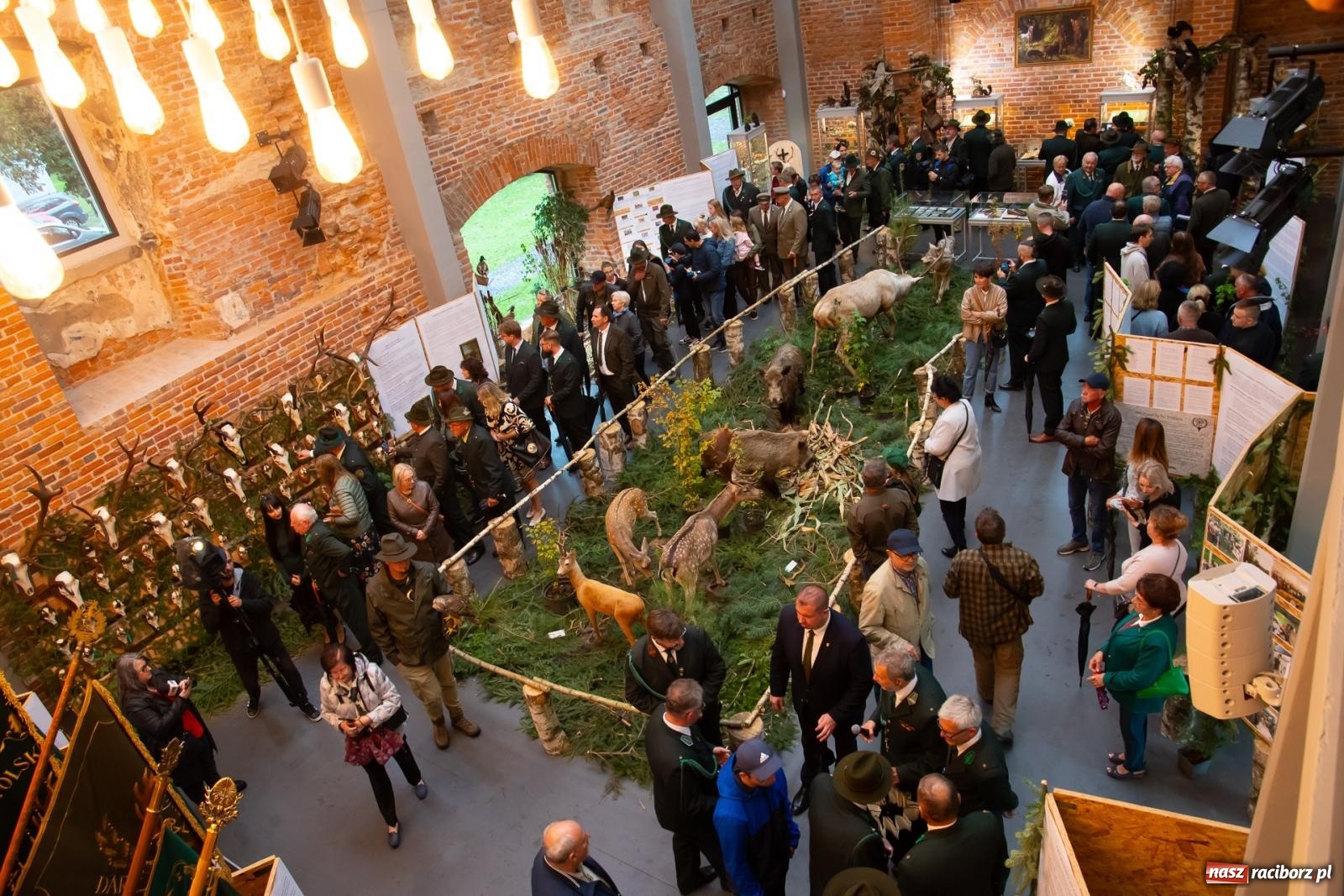 Zdjęcie w galerii na portalu naszraciborz.pl: Darz bór! Śląska brać myśliwska zjechała do Tworkowa [FOTO i WIDEO] wiadomości z regionu
