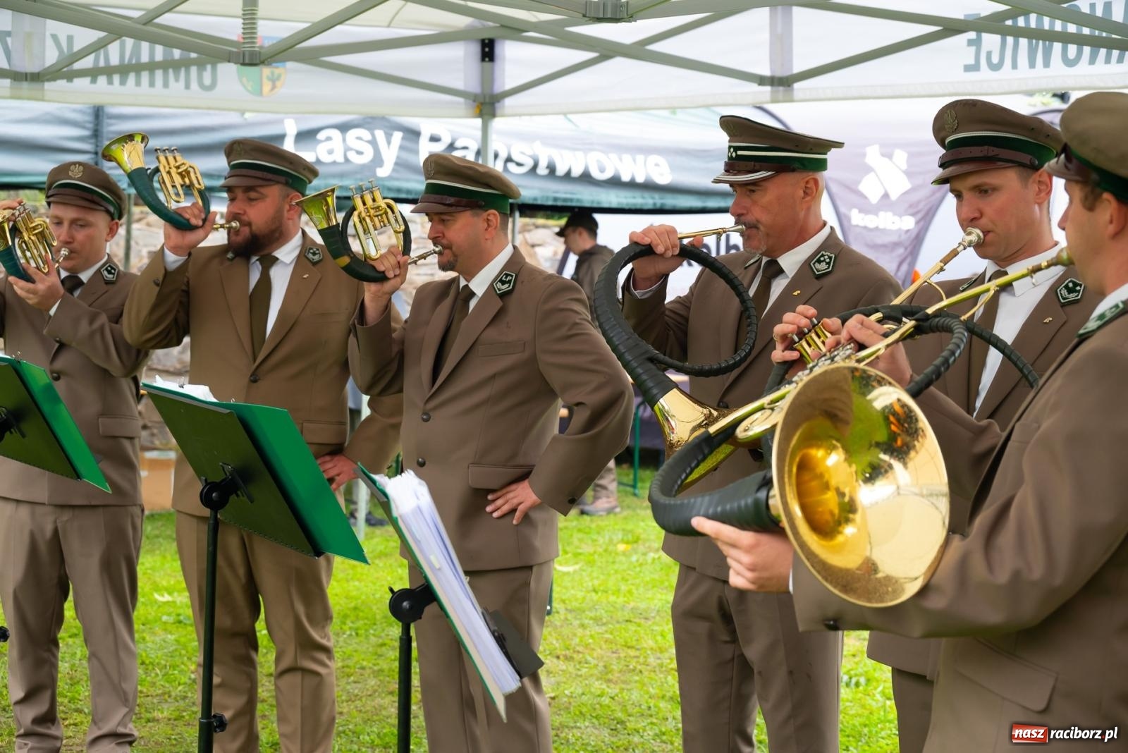 Zdjęcie w galerii na portalu naszraciborz.pl: Darz bór! Śląska brać myśliwska zjechała do Tworkowa [FOTO i WIDEO] wiadomości z regionu