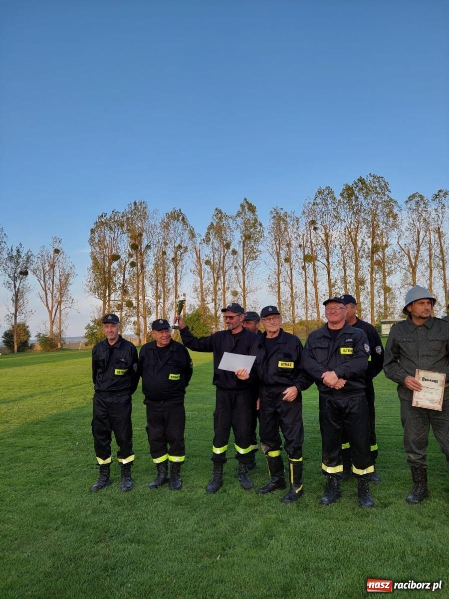 Zdjęcie w galerii na portalu naszraciborz.pl: Seniorzy z Owsiszcz najlepsi w strażackiej rywalizacji [FOTO i WIDEO] wiadomości z regionu