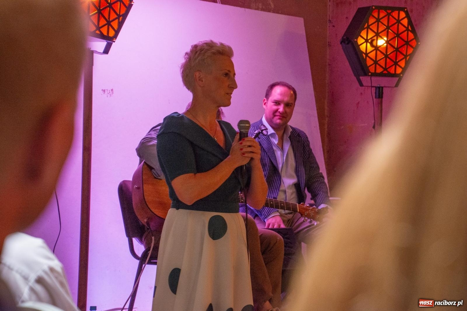 Zdjęcie w galerii na portalu naszraciborz.pl: Krowiarki: słoneczne dźwięki w starym pałacu [FOTO i WIDEO] wiadomości z regionu