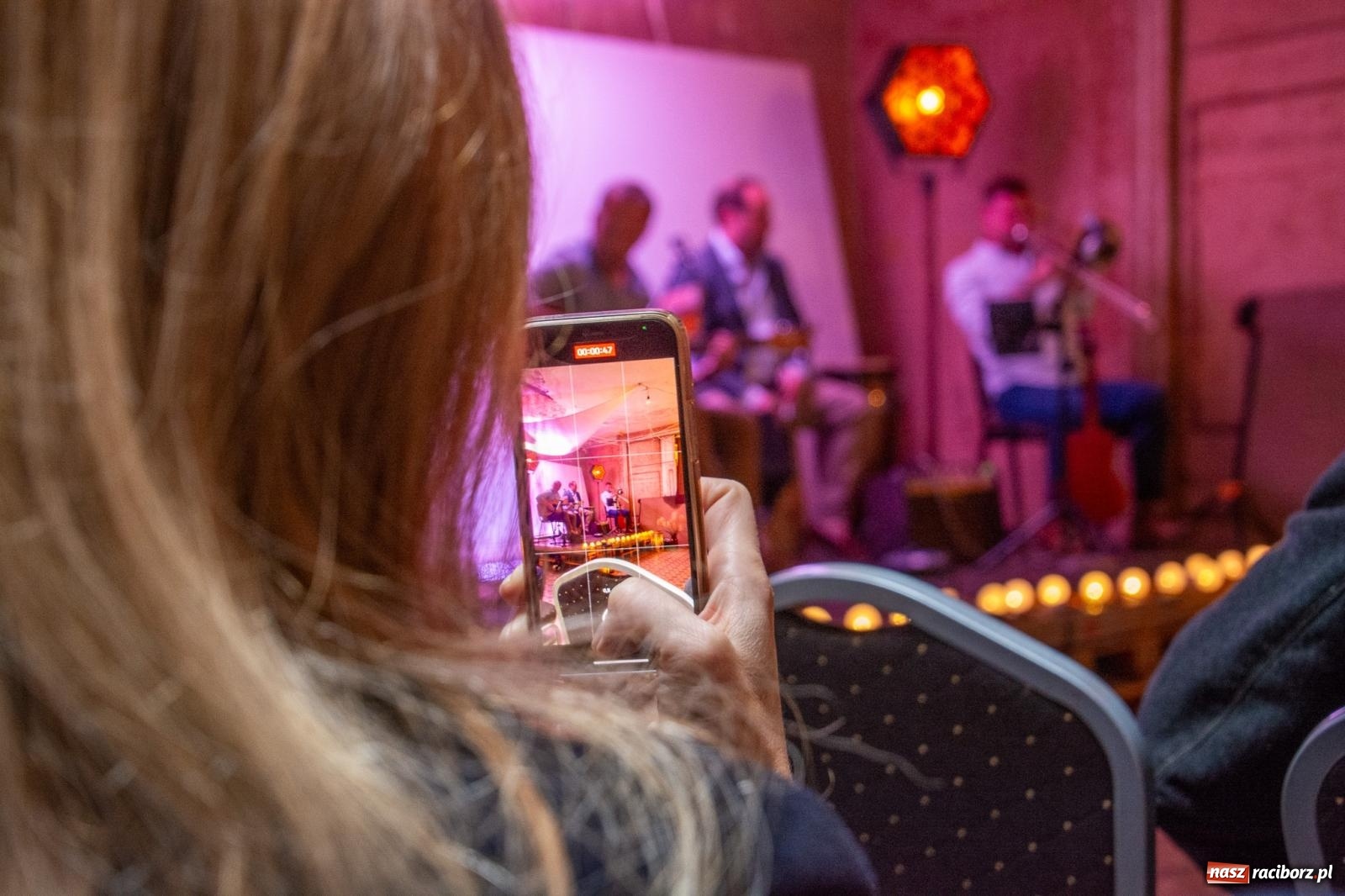 Zdjęcie w galerii na portalu naszraciborz.pl: Krowiarki: słoneczne dźwięki w starym pałacu [FOTO i WIDEO] wiadomości z regionu