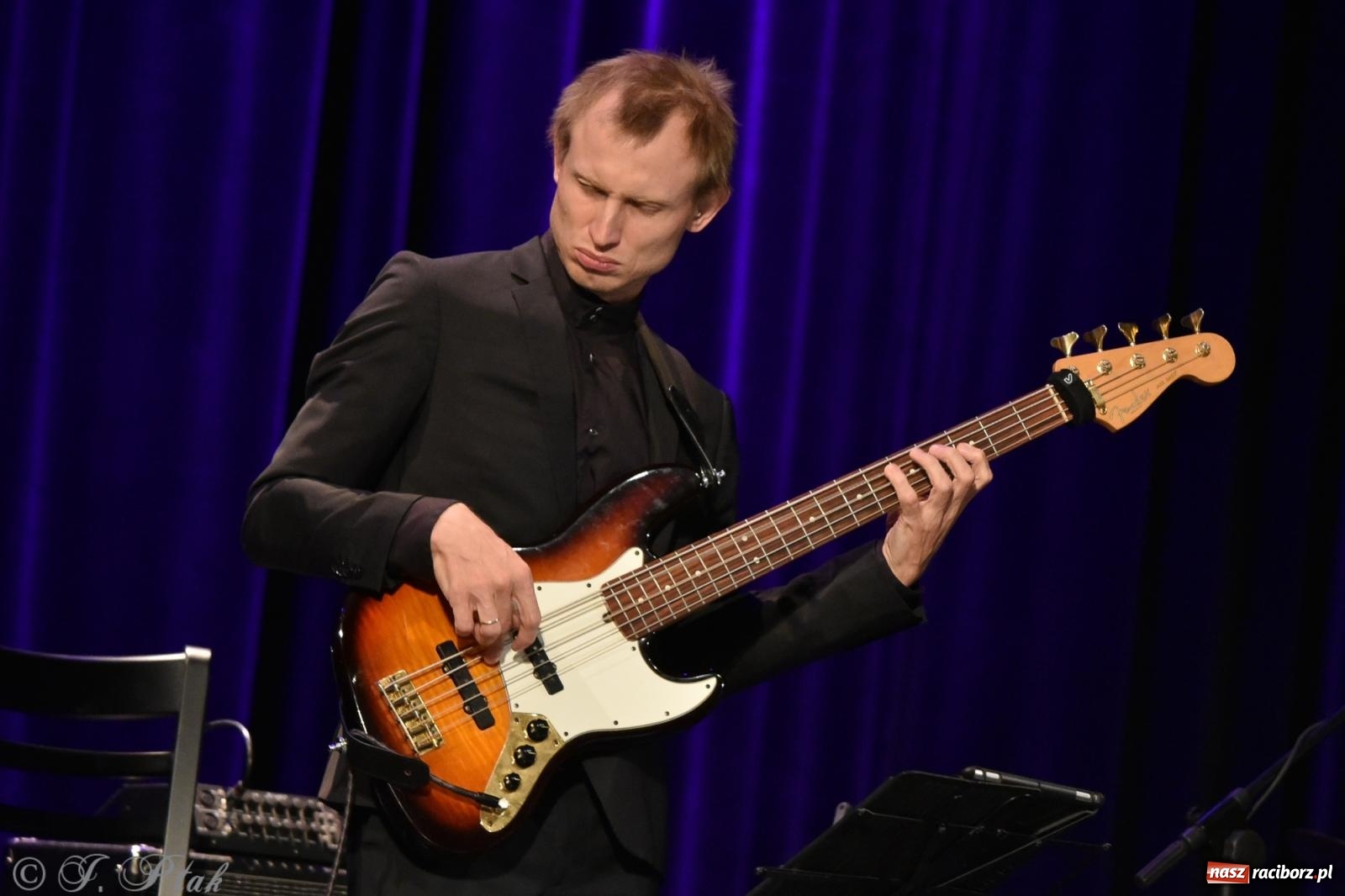 Zdjęcie w galerii na portalu naszraciborz.pl: Tych lat nie odda nikt. Rewia przebojów w RCK [FOTO i WIDEO] wiadomości z regionu