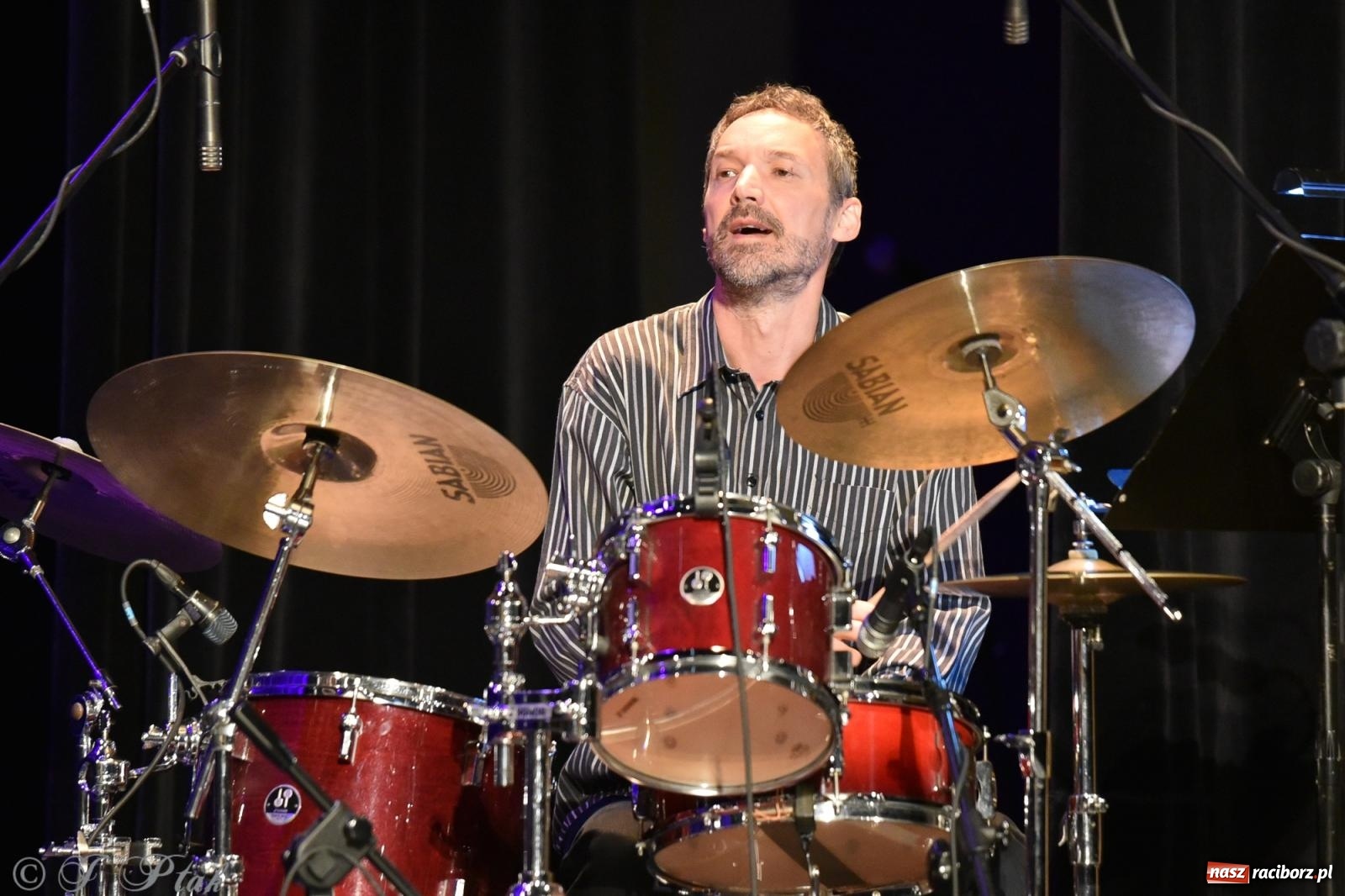 Zdjęcie w galerii na portalu naszraciborz.pl: Tych lat nie odda nikt. Rewia przebojów w RCK [FOTO i WIDEO] wiadomości z regionu