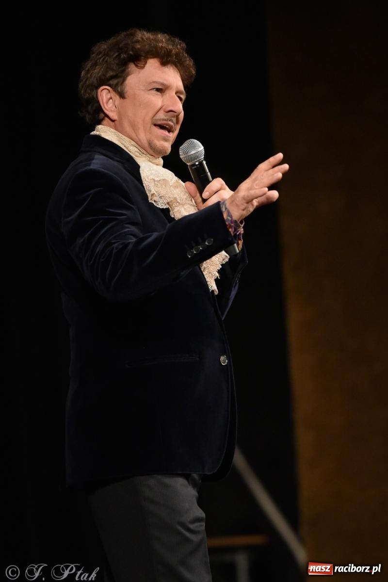 Zdjęcie w galerii na portalu naszraciborz.pl: Tych lat nie odda nikt. Rewia przebojów w RCK [FOTO i WIDEO] wiadomości z regionu