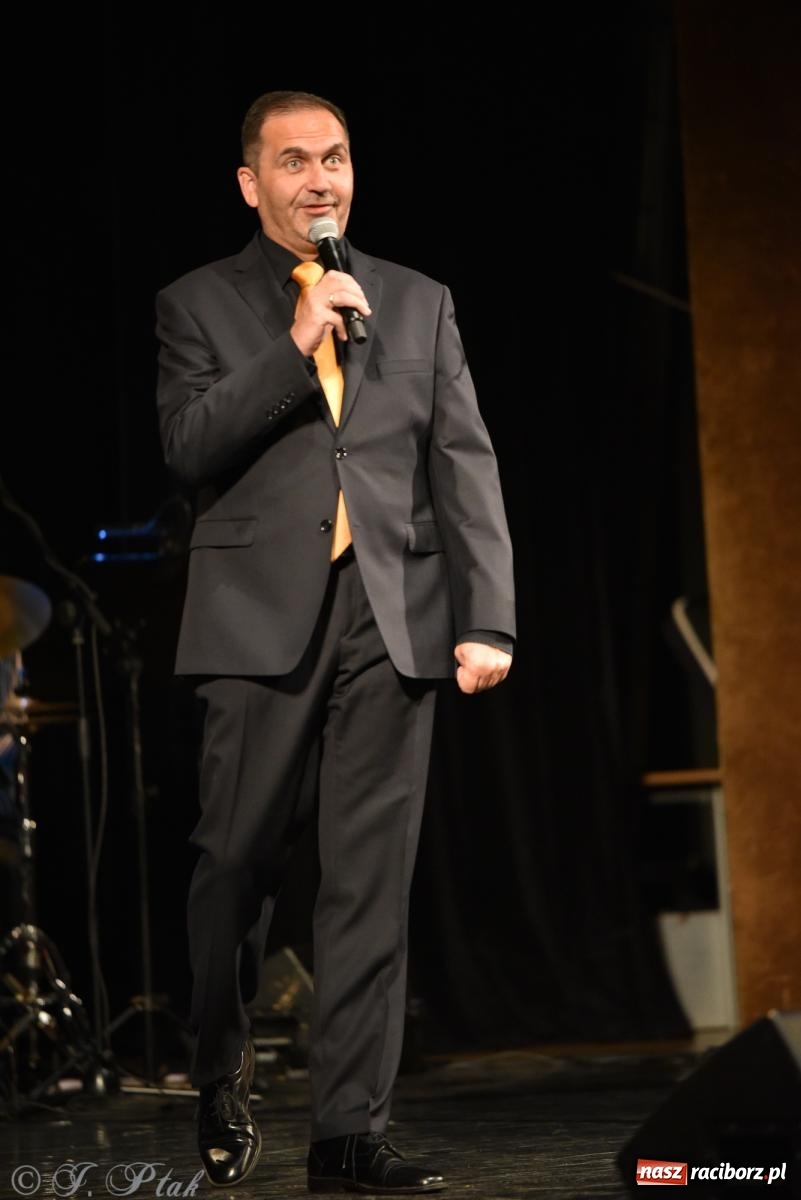 Zdjęcie w galerii na portalu naszraciborz.pl: Tych lat nie odda nikt. Rewia przebojów w RCK [FOTO i WIDEO] wiadomości z regionu