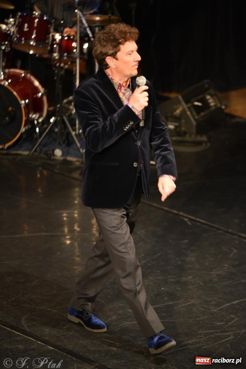 Zdjęcie w galerii na portalu naszraciborz.pl: Tych lat nie odda nikt. Rewia przebojów w RCK [FOTO i WIDEO] wiadomości z regionu