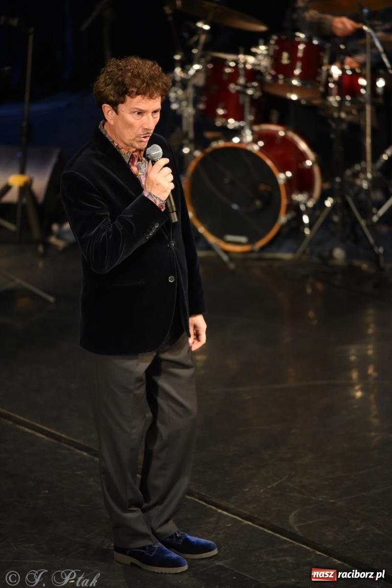Zdjęcie w galerii na portalu naszraciborz.pl: Tych lat nie odda nikt. Rewia przebojów w RCK [FOTO i WIDEO] wiadomości z regionu